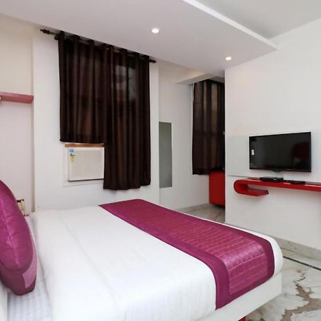 Hotel Leo Continental Νέο Δελχί Εξωτερικό φωτογραφία