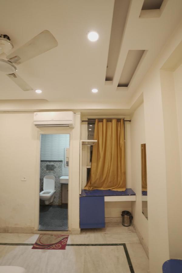 Hotel Leo Continental Νέο Δελχί Εξωτερικό φωτογραφία