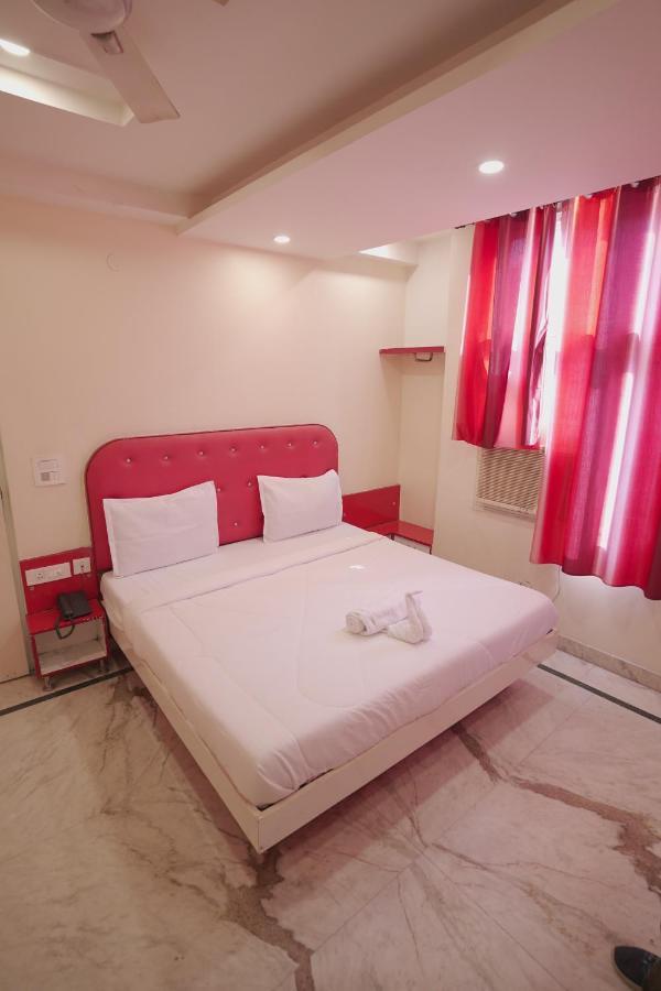 Hotel Leo Continental Νέο Δελχί Εξωτερικό φωτογραφία
