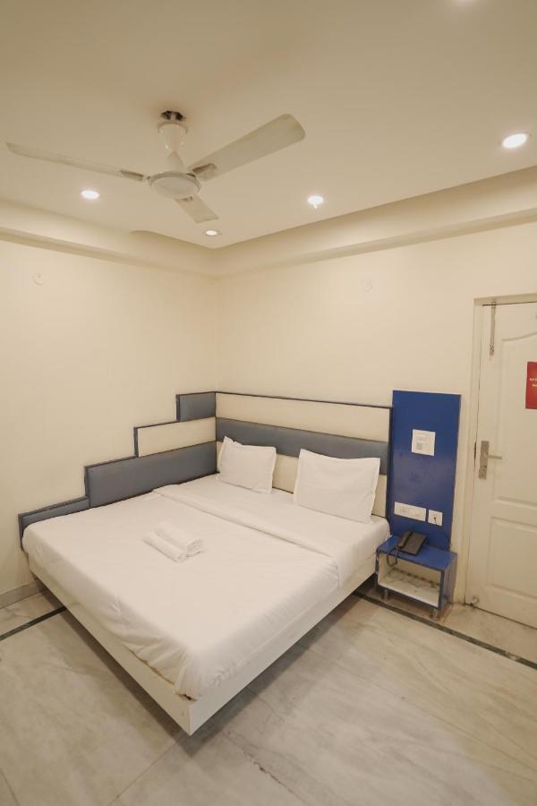 Hotel Leo Continental Νέο Δελχί Εξωτερικό φωτογραφία