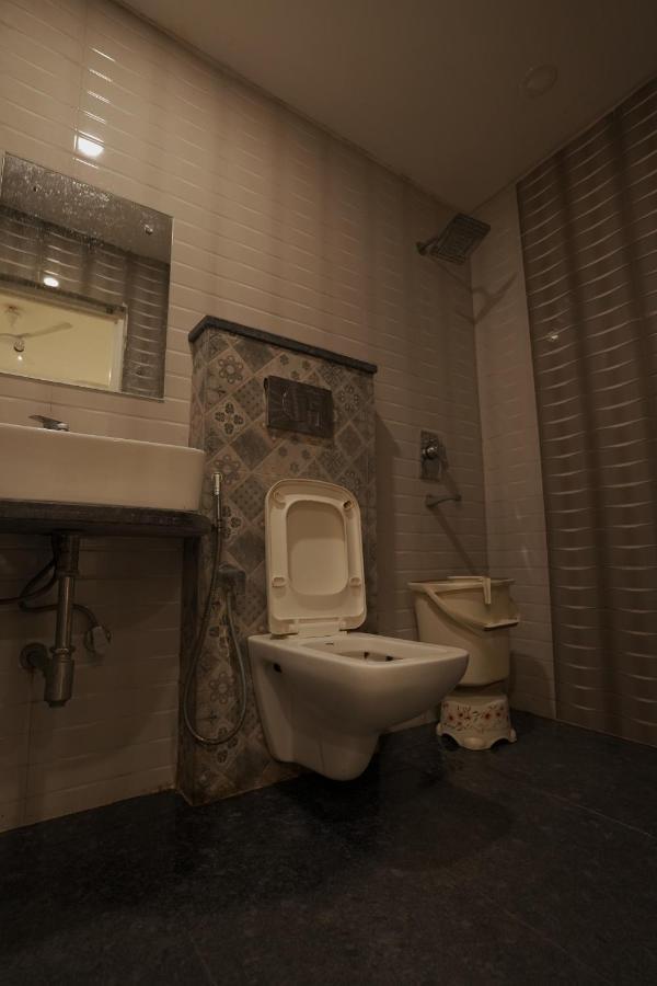 Hotel Leo Continental Νέο Δελχί Εξωτερικό φωτογραφία