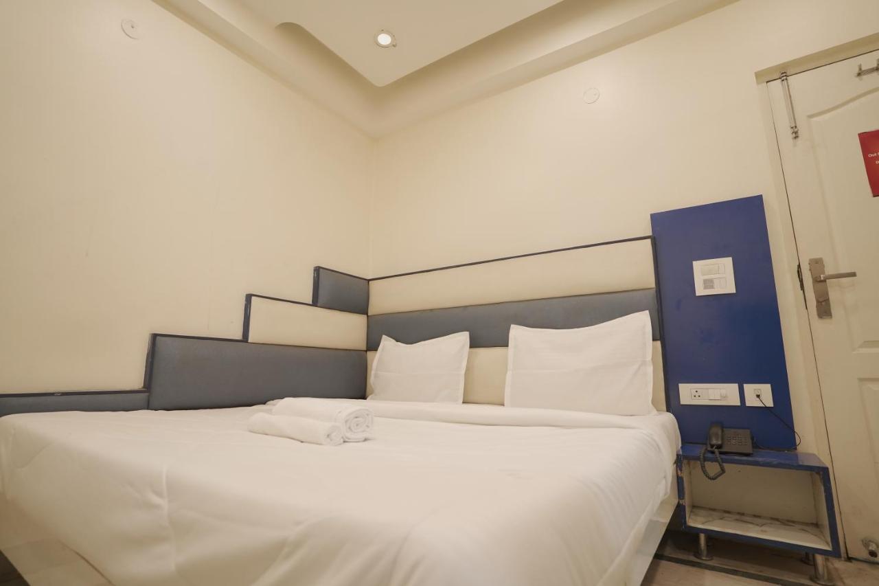 Hotel Leo Continental Νέο Δελχί Εξωτερικό φωτογραφία