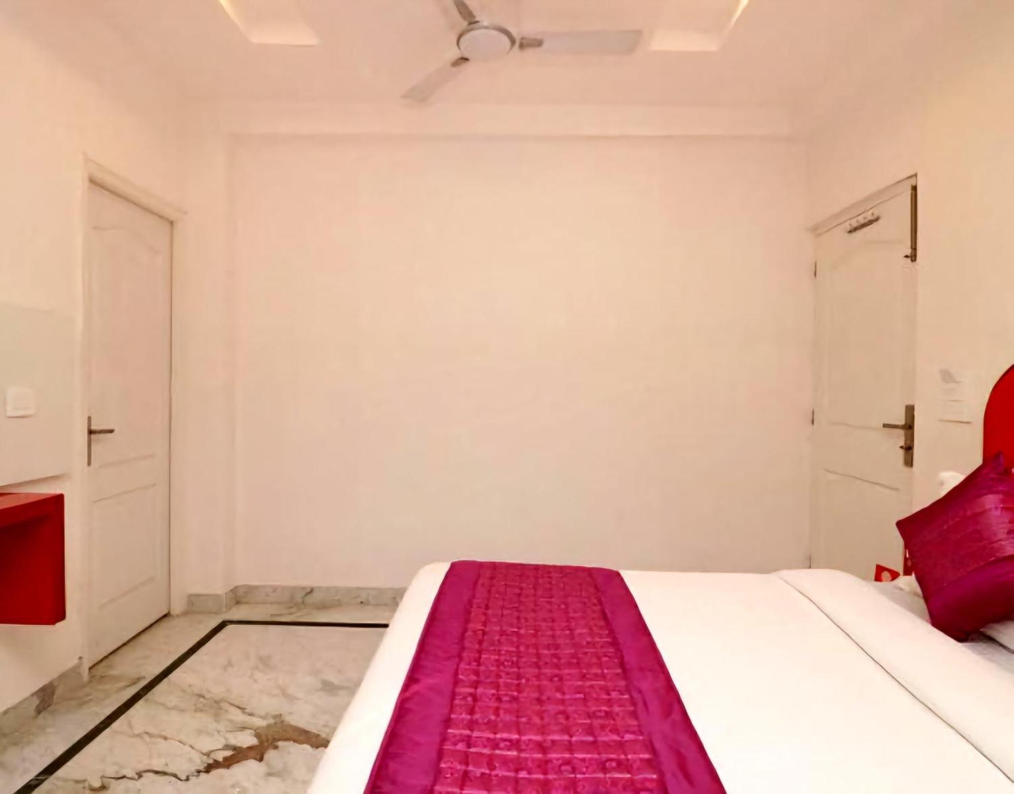 Hotel Leo Continental Νέο Δελχί Εξωτερικό φωτογραφία