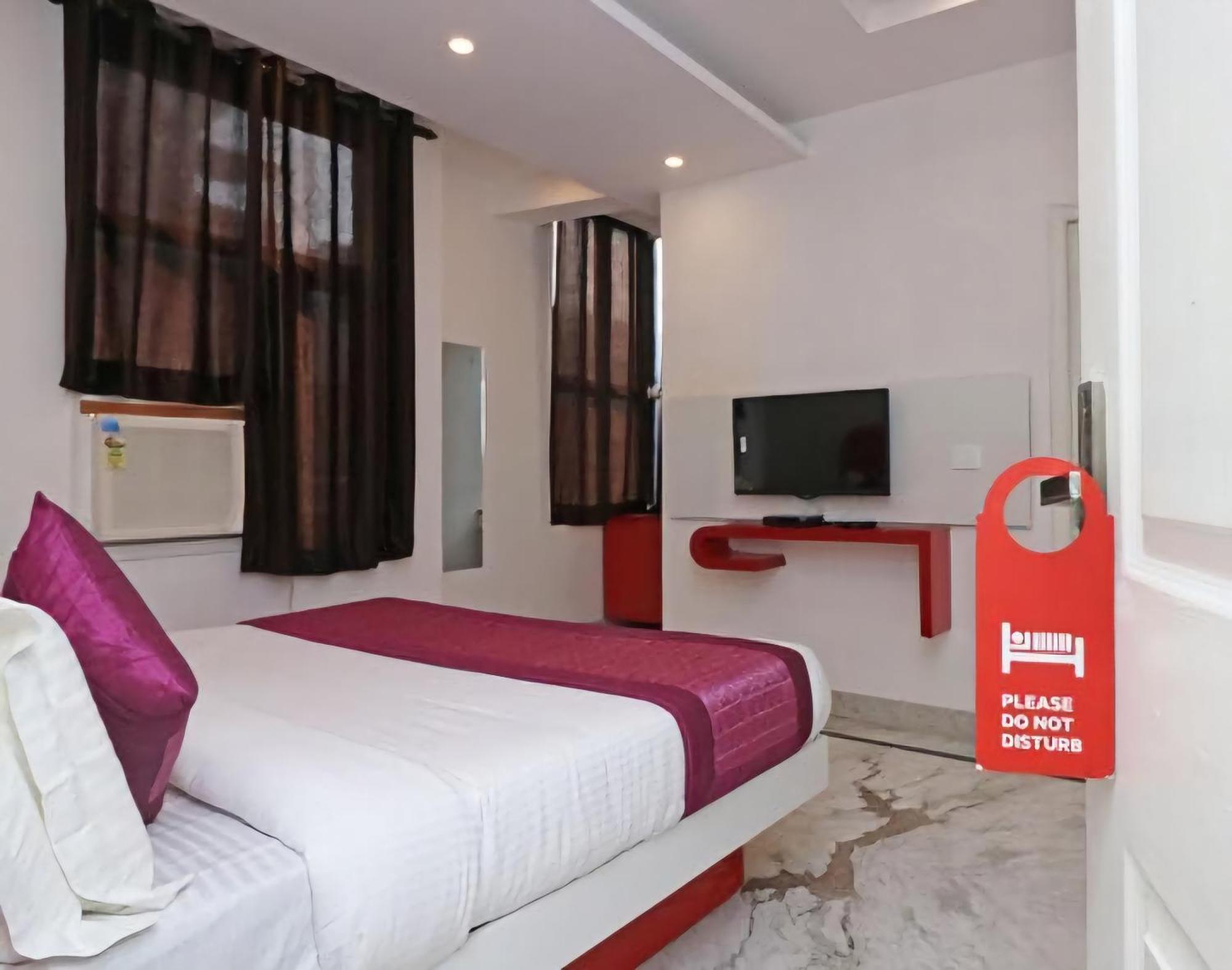 Hotel Leo Continental Νέο Δελχί Εξωτερικό φωτογραφία