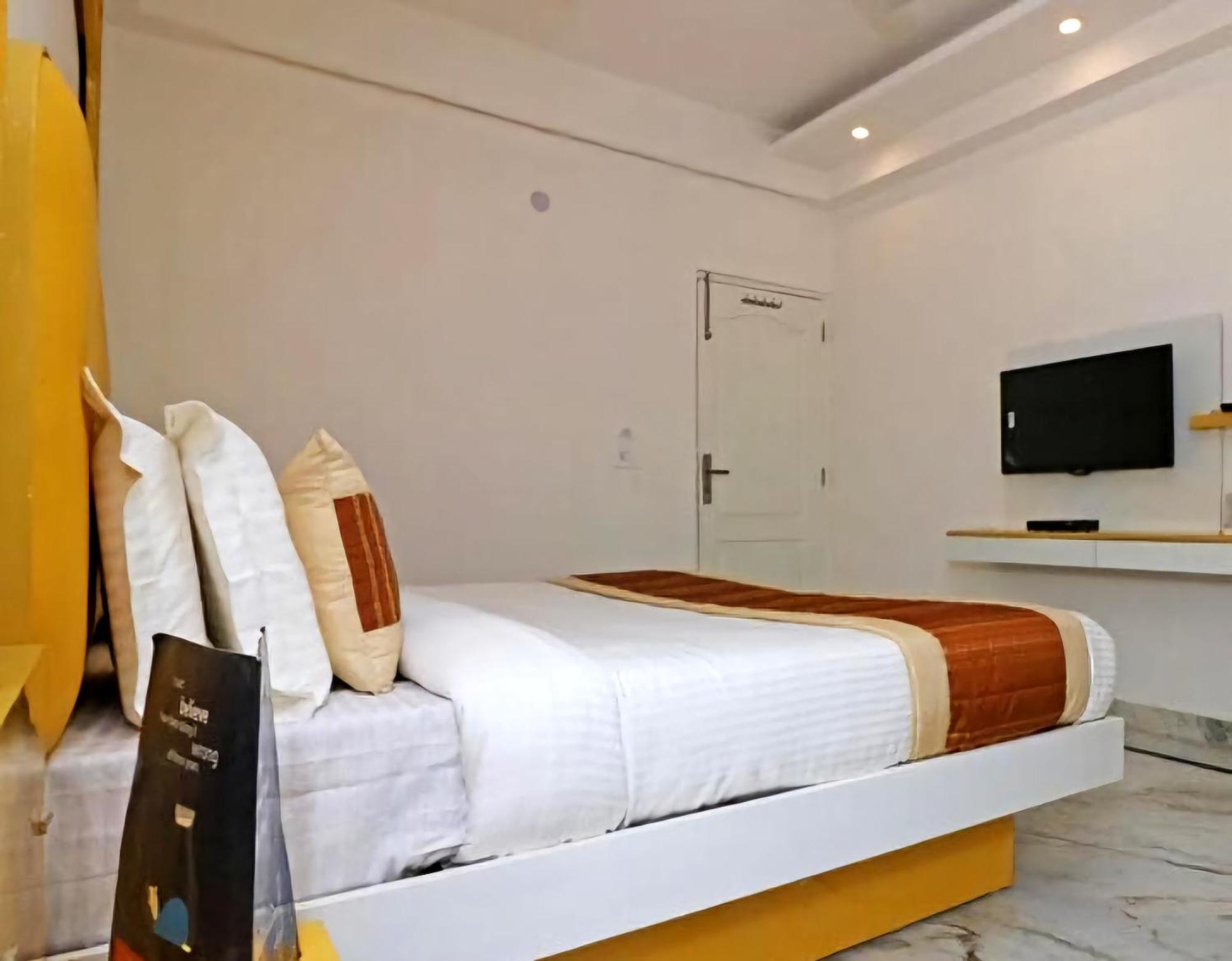 Hotel Leo Continental Νέο Δελχί Εξωτερικό φωτογραφία